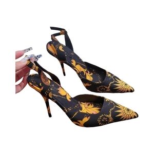 Topshop Gastro Court Black and Gold Women's Heels Size: 40